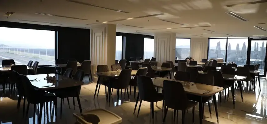 E hotel image